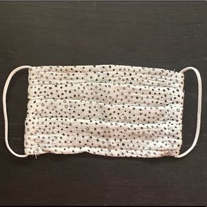 NWOT Kitsch 100% cotton face mask small dots